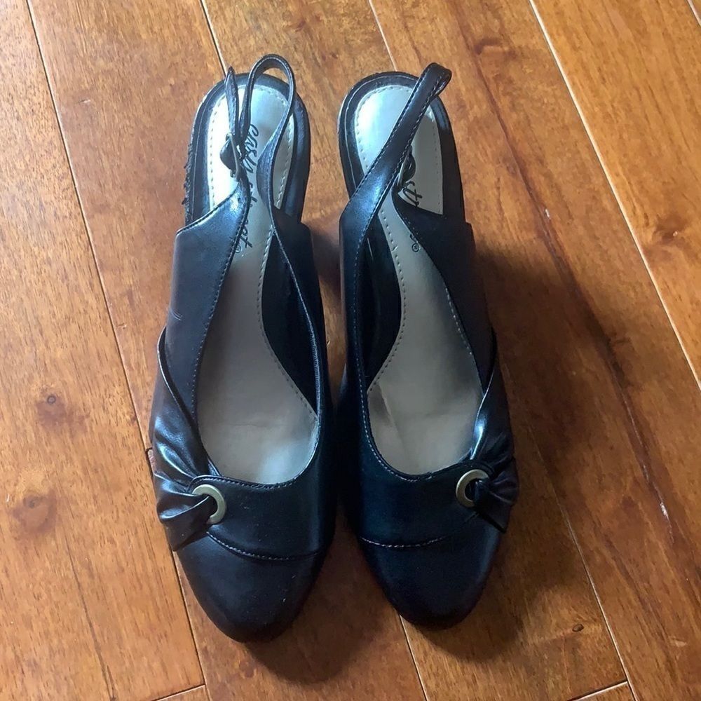 Easy street black strappy heels 8.5
